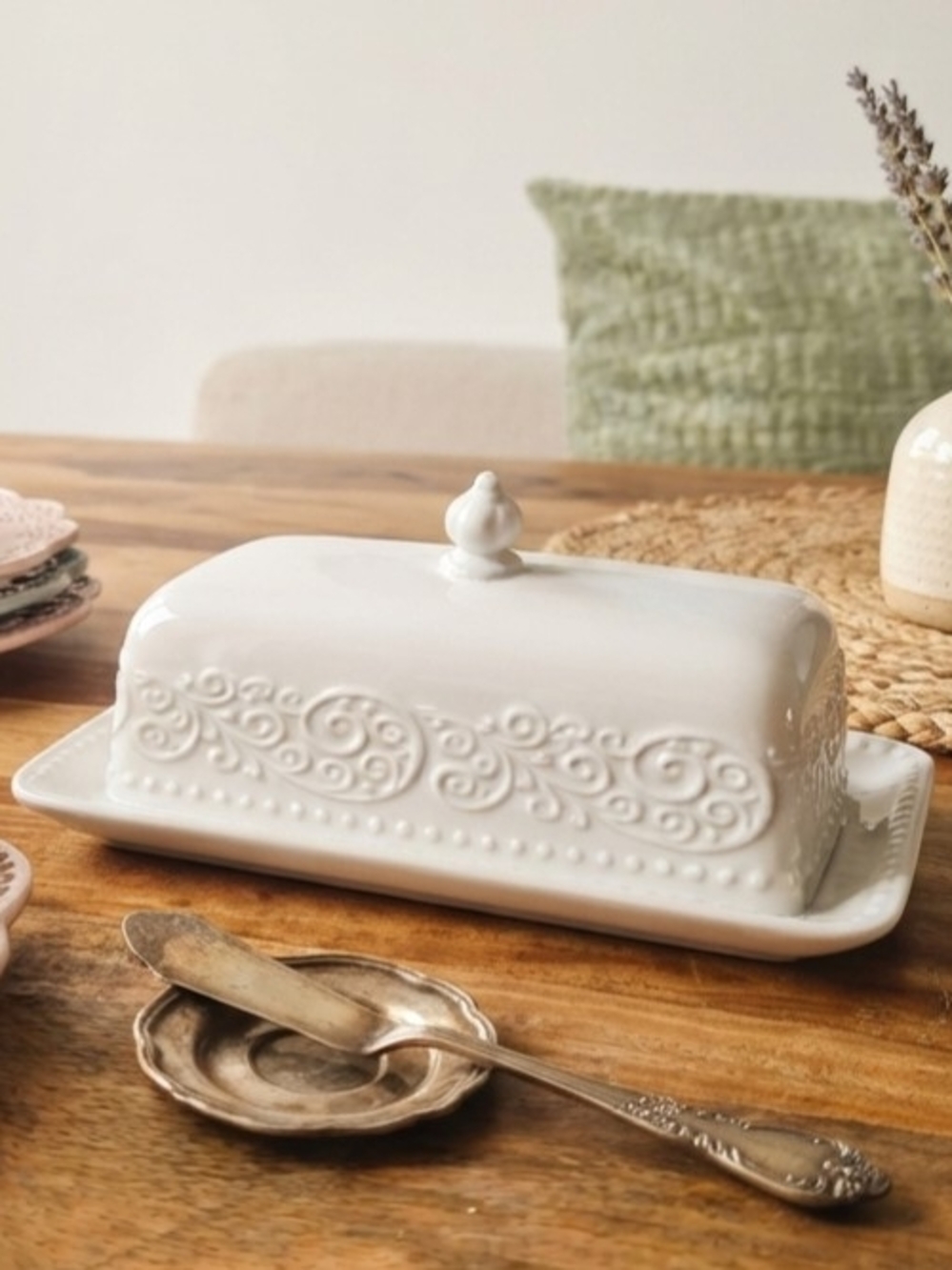 White Ceramic Butter Dish – Baroque Relief & Pearl Trim / NWT
